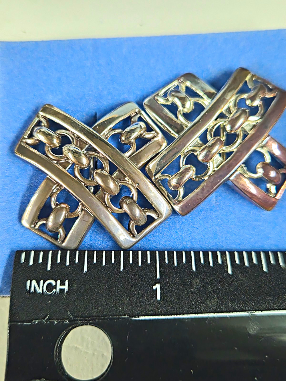 Vintage Avon Silvertone Oval Link X Clip On Earrings Original Box